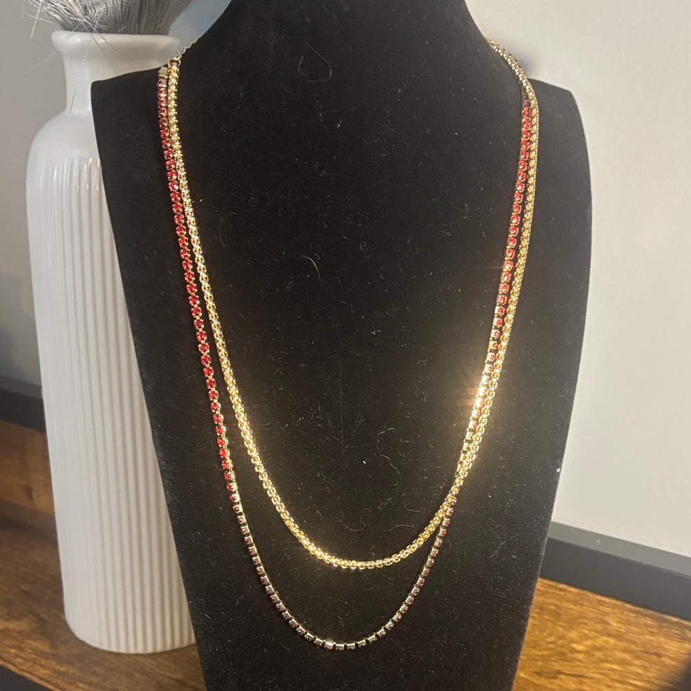 Elegant vintages Gold and Red Necklace